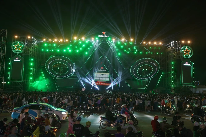Giới trẻ Hà Nội và Nha Trang đứng ngồi không yên trước thềm giao thừa bùng nổ cùng bộ 3 DJ đẳng cấp quốc tế tại sự kiện lớn nhất năm - Ảnh 12.