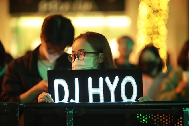 Giới trẻ Hà Nội và Nha Trang đứng ngồi không yên trước thềm giao thừa bùng nổ cùng bộ 3 DJ đẳng cấp quốc tế tại sự kiện lớn nhất năm - Ảnh 9.