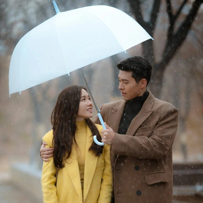 Hyun Bin - Son Ye Jin hẹn hò ra sao, ekip kể hết: Cãi nhau trên phim trường, nam phụ Hạ Cánh Nơi Anh cũng nhận ra điều là lạ - Ảnh 4.