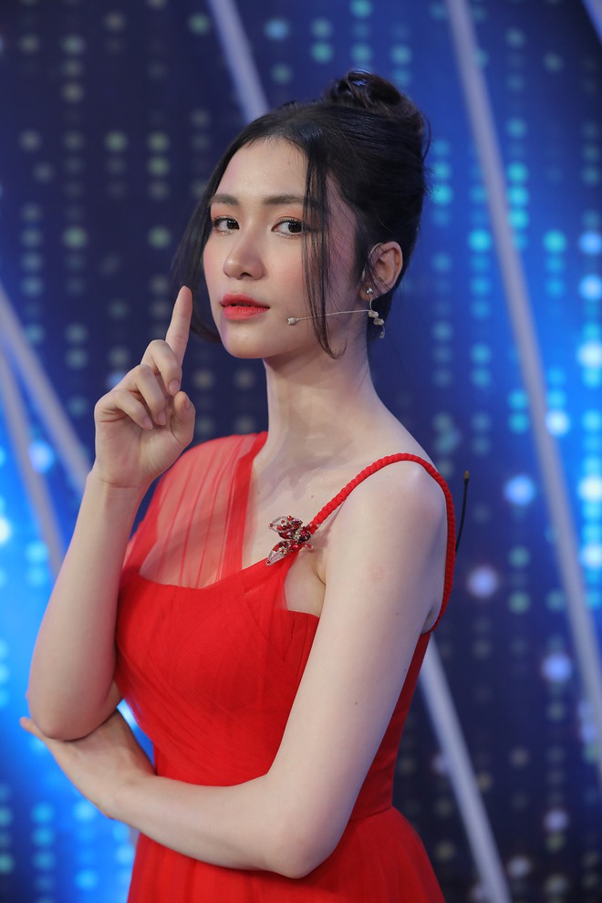 Hòa Minzy trải lòng trên truyền hình về sự cô đơn và tuyệt vọng trong tình yêu - Ảnh 2.