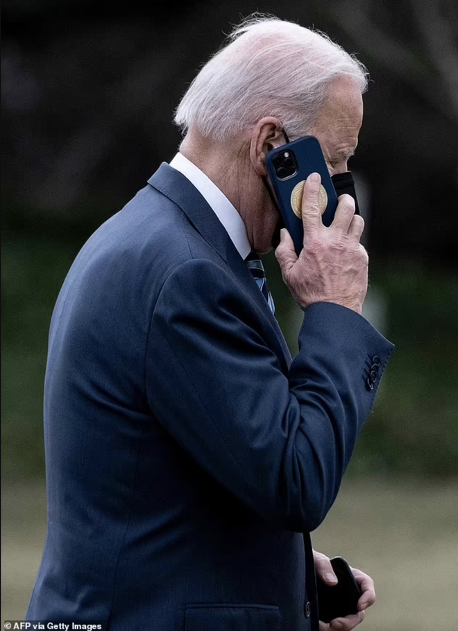 Chiếc iPhone đặc biệt của Tổng thống Joe Biden gây chú ý bởi chi tiết thể hiện quyền lực có 1 không 2 - Ảnh 4.