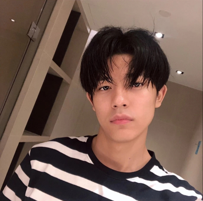 Trai đẹp bỗng nổi như cồn của All Of Us Are Dead: Nam thần lai visual mê xỉu, body mlem hết nước chấm lại lộ gia thế khủng qua 1 chi tiết - Ảnh 8.