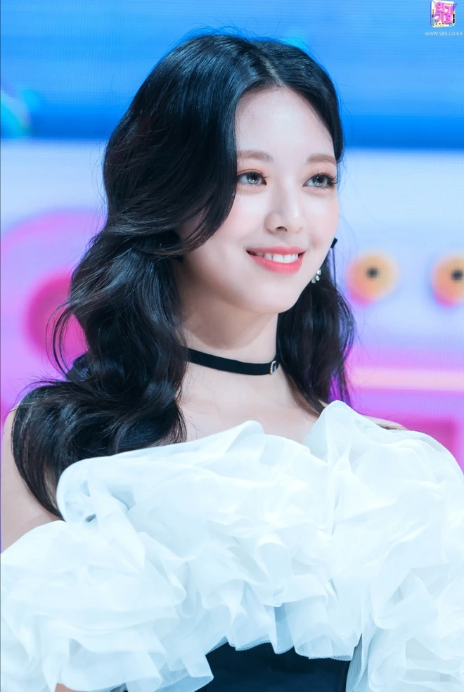 Yuna (ITZY) và chiếc fancam 13 giây khiến netizen đứng hình: Đẳng cấp visual hàng đầu Gen 4 là đây, Wonyoung (IVE) sao làm lại? - Ảnh 6.