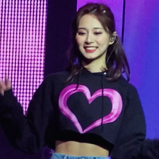 Muốn biết Tzuyu (TWICE) đẹp như thế nào, cứ nhìn ảnh cam thường tại concert là hiểu! - Ảnh 3.