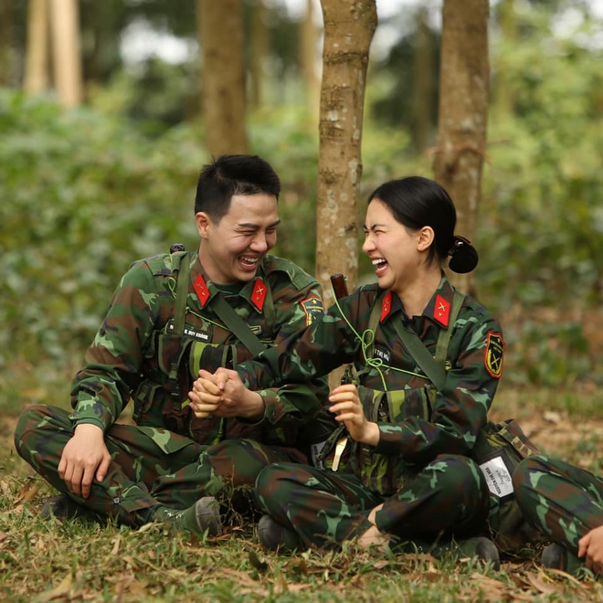 Hòa Minzy khoe ảnh mặc quân phục, bật mí loạt tình tiết ở Sao Nhập Ngũ sau ồn ào chia tay bạn trai thiếu gia - Ảnh 2.
