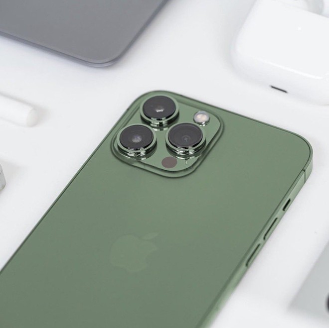 iPhone 13 Pro Max xanh Sierra Blue và Alpine Green cùng nhau đọ sắc, màu nào cũng đẹp ngất ngây! - Ảnh 5.