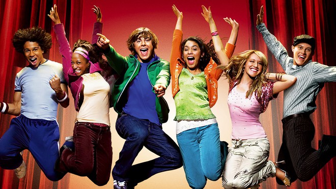 Dàn sao huyền thoại High School Musical sau 16 năm: Nam chính “phát phì” mê đóng phim 18 , hội mỹ nhân thăng hạng visual - Ảnh 2.