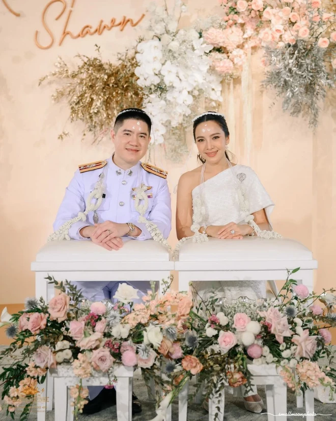 Đám cưới hot nhất Thái Lan hôm nay: 2 minh tinh Kimmy - Mint dẫn đầu dàn phù dâu xinh xỉu, suýt lu mờ tân nương đình đám - Ảnh 10.