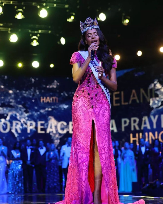 Hoa hậu Thế giới 2019 khoe giọng nội lực tại Miss World 2021 và cái kết: Bể quá bể! - Ảnh 2.