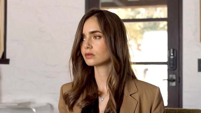 Hóng ngay Lily Collins lên đời làm vợ tỷ phú, tập làm phản diện nửa mùa liệu có “mặn mòi” hơn thời Emily In Paris?  - Ảnh 3.