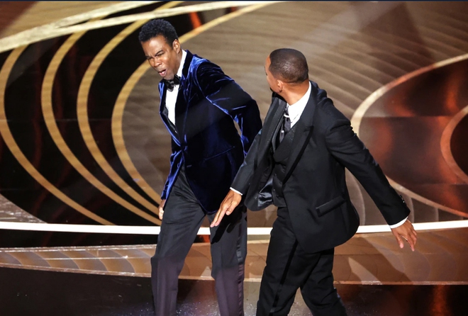HOT: Will Smith chính thức xin lỗi Chris Rock vì cái tát bẽ bàng tại Oscar, Viện Hàn Lâm vào cuộc điều tra vụ việc - Ảnh 4.