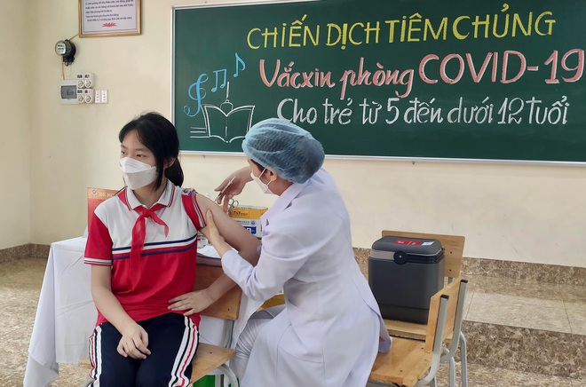 Địa phương đầu tiên trong nước triển khai tiêm vaccine phòng Covid-19 cho trẻ từ 5 đến dưới 12 tuổi - Ảnh 8.