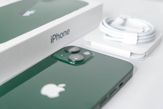 Trên tay iPhone 13 và iPhone 13 Pro Max màu xanh lá vừa bán ra tại Việt Nam: Đẹp thế này thì lại thành hot trend 2022 rồi! - Ảnh 14.