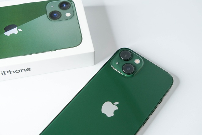Trên tay iPhone 13 và iPhone 13 Pro Max màu xanh lá vừa bán ra tại Việt Nam: Đẹp thế này thì lại thành hot trend 2022 rồi! - Ảnh 16.