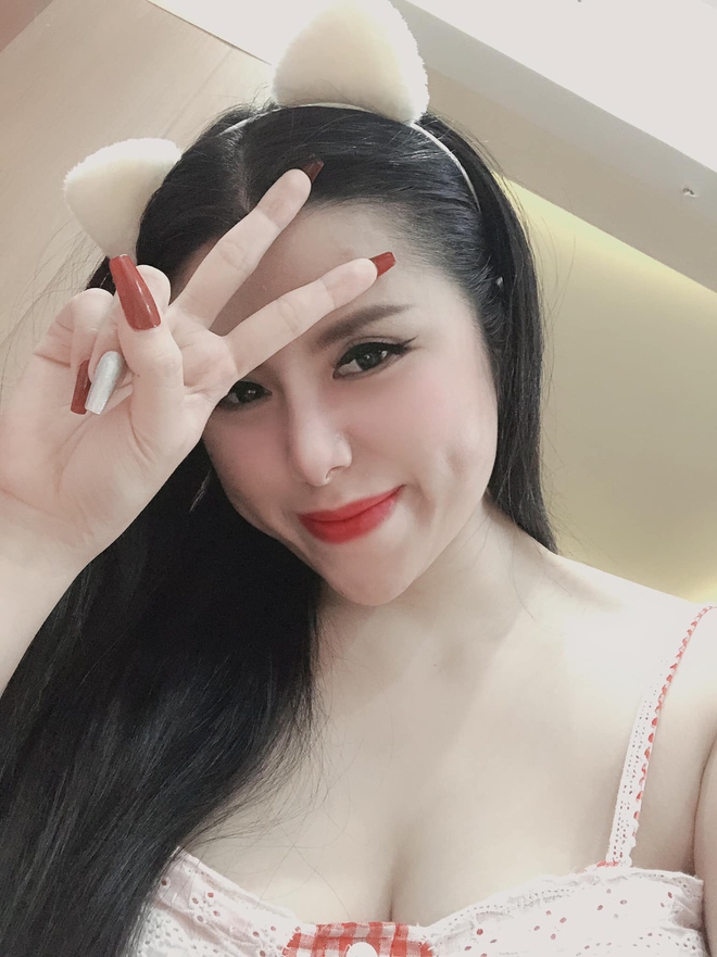 Bắt hotgirl chuyên livestream bán loại nước ma túy lần đầu xuất hiện tại Đà Nẵng - Ảnh 1.