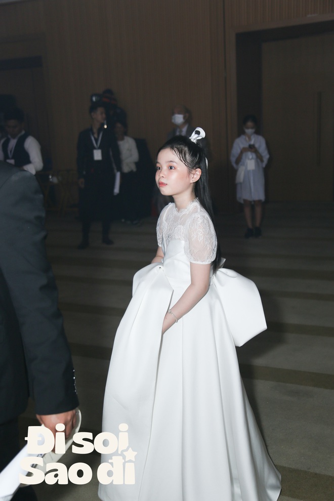 Hot: Phương Trinh Jolie lần đầu công khai con gái 9 tuổi trong đám cưới - Ảnh 3.