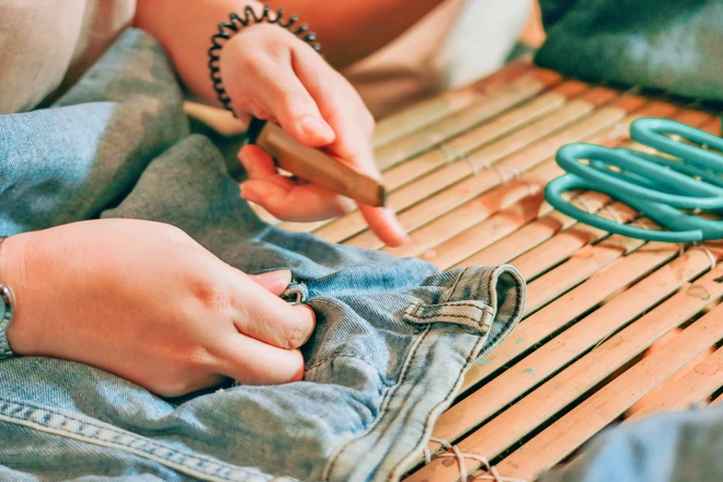 Cô gái biến vải jean cũ thành bộ sưu tập túi xách sắc cờ SEA Games  - Ảnh 4.