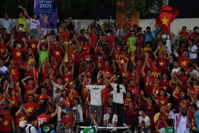 Nữ cổ động viên tuyên bố tặng gần 1 tỷ đồng cho đội tuyển bóng đá nam - nữ Việt Nam nếu vô địch SEA Games 31 - Ảnh 3.