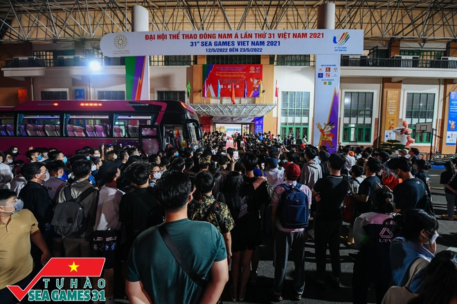 SEA Games 31 tại Việt Nam - nơi những khán đài nhiệt thành luôn đầy ắp cổ động viên - Ảnh 5.