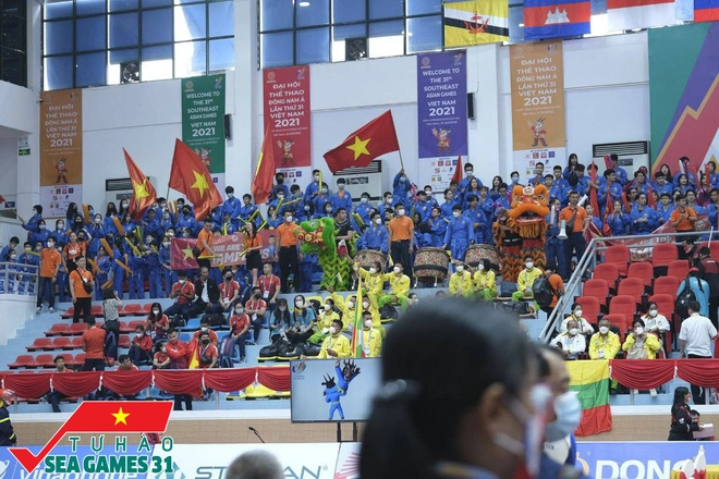 SEA Games 31 tại Việt Nam - nơi những khán đài nhiệt thành luôn đầy ắp cổ động viên - Ảnh 10.
