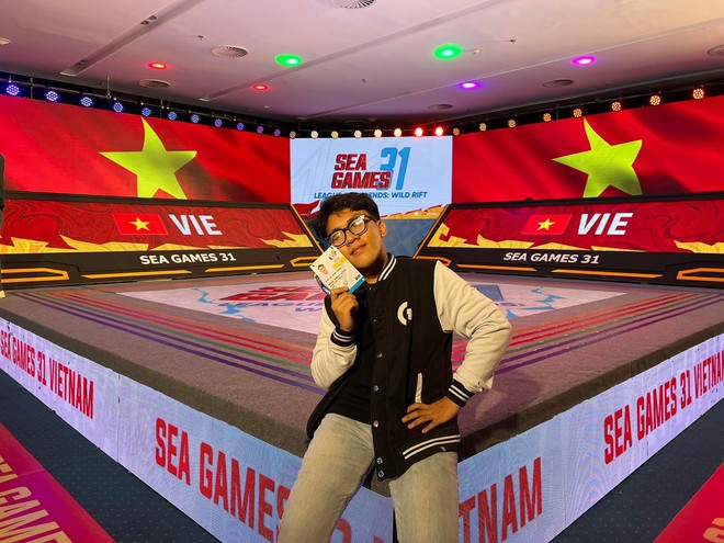 Nam sinh năm 4 làm trọng tài bộ môn Esports tại SEA Games 31: Mê game từ nhỏ, từng làm shipper để theo đuổi đam mê - Ảnh 5.