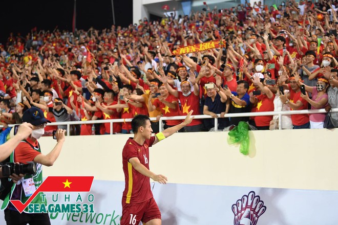 Những khoảnh khắc đầy cảm xúc trong trận chung kết U23 Việt Nam - U23 Thái Lan: Món quà tri ân vô giá tới người hâm mộ và HLV Park Hang-seo - Ảnh 14.