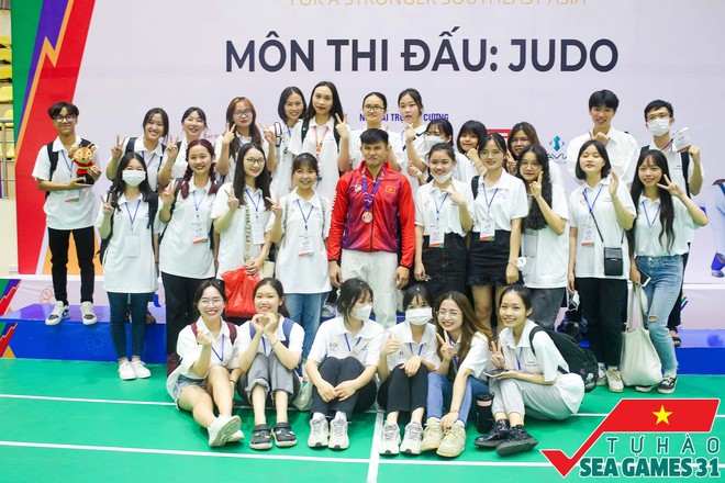 Nữ sinh Ngoại thương trở thành thủ lĩnh quản lý hơn 200 TNV tại SEA Games 31: Cơ hội vượt qua giới hạn của bản thân! - Ảnh 3.