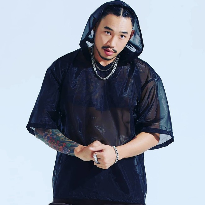 Hot boy bóng rổ Tâm Đinh: Cao 1m92, trên sân thi đấu quyết liệt - ngoài đời hạ gục fan vì lãng tử - Ảnh 4. Hot boy bóng rổ Tâm Đinh: Cao 1m92, trên sân thi đấu quyết liệt - ngoài đời hạ gục fan vì lãng tử - Ảnh 4.