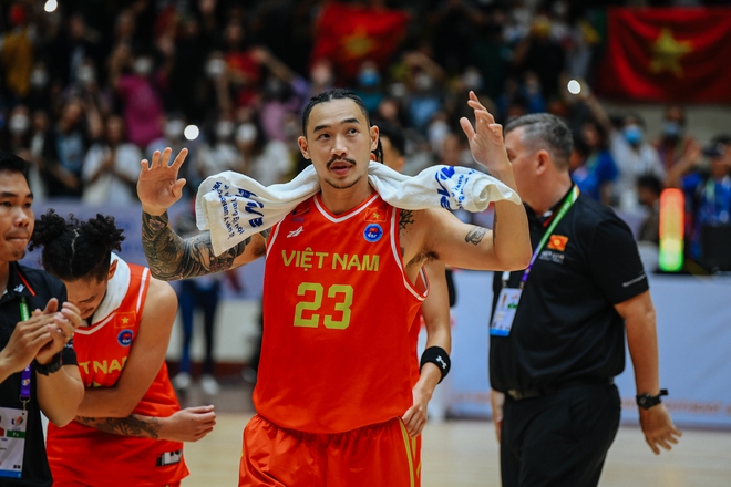 Hot boy bóng rổ Tâm Đinh: Cao 1m92, trên sân thi đấu quyết liệt - ngoài đời hạ gục fan vì lãng tử - Ảnh 3. Hot boy bóng rổ Tâm Đinh: Cao 1m92, trên sân thi đấu quyết liệt - ngoài đời hạ gục fan vì lãng tử - Ảnh 3.