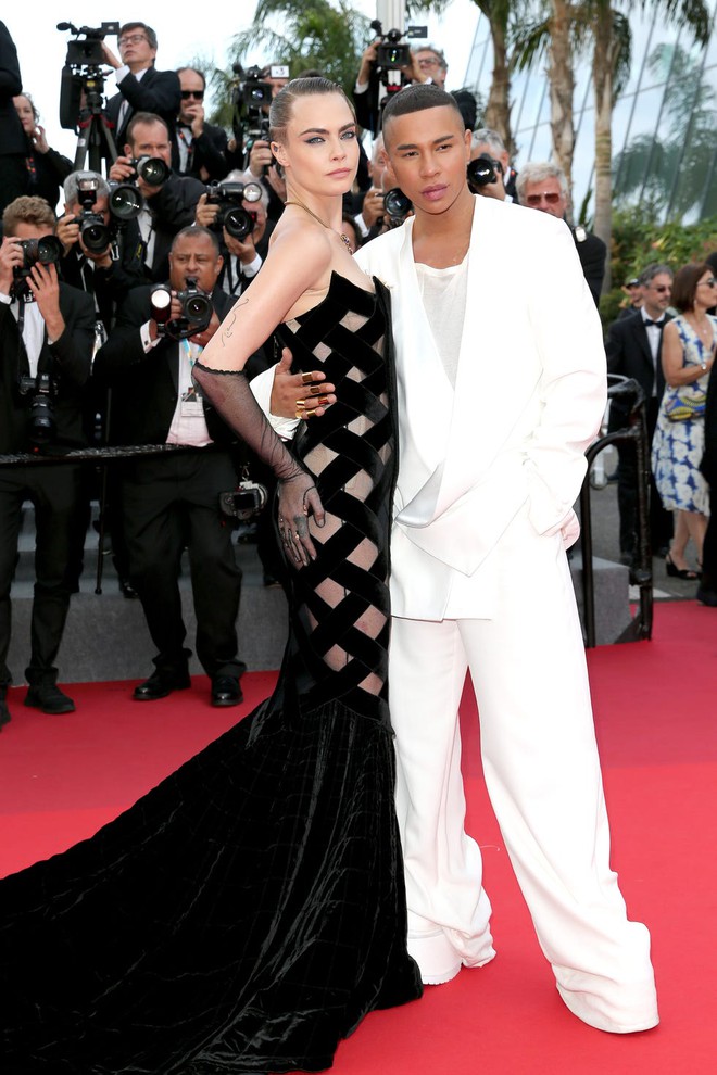 Thảm đỏ Cannes: Bella Hadid đẹp kinh điển so kè thiên thần Cara, minh tinh đắt giá nhất Bollywood dẫn đầu dàn mỹ nhân mặc độc lạ - Ảnh 6.