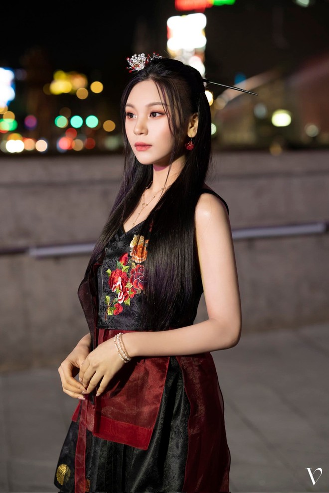 Nữ idol lột xác thành công nhất Kpop: Từng gây tranh cãi về nhan sắc, giờ diện Hanbok khiến ai nấy đều u mê! - Ảnh 9.