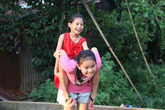 2 đứa trẻ bị bệnh viện trao nhầm ở Bình Phước sau 9 năm: Con bé không chịu ăn uống, cứ ôm cột chờ ba vô rước... - Ảnh 7.