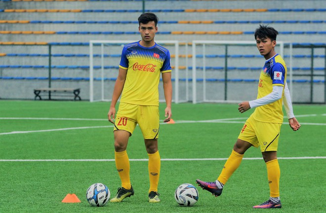 Đội trưởng U23 Việt Nam: Chàng trai sợ nước mắt của mẹ và tiết lộ thú vị về cái tên Bùi Hoàng Việt Anh - Ảnh 1.