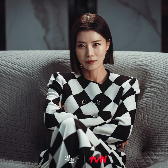 Đây là mỹ nhân át vía Seo Ye Ji ở phim mới: Thần thái sang chảnh sắc lạnh, diễn xuất gây ám ảnh - Ảnh 5.