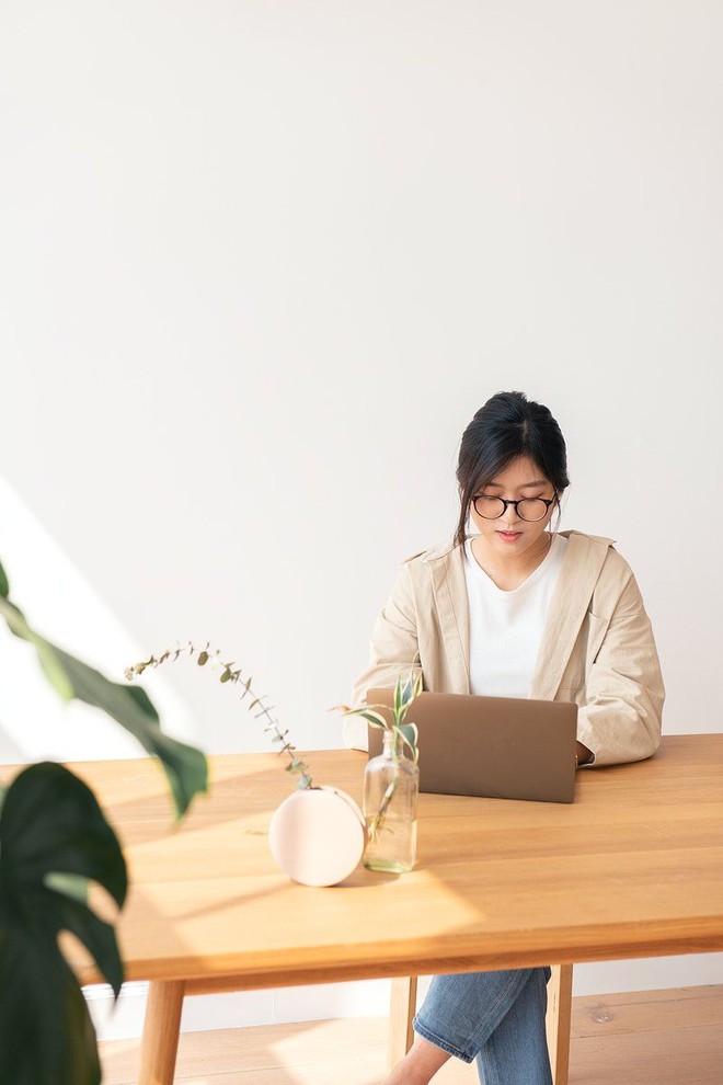 Bỏ tiền túi ra mời sếp đi ăn là khôn khéo hay dại dột? - Ảnh 2.