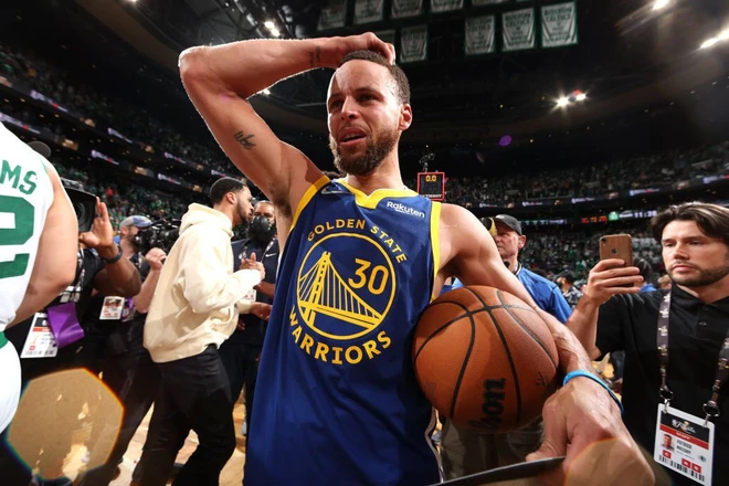 Stephen Curry: Superstar makes a difference in the NBA thanks to his eternal belief in himself - Photo 2.