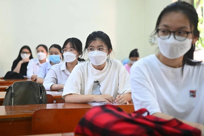 Chùm ảnh: Hơn 106.000 thí sinh làm thủ tục dự thi vào lớp 10 tại Hà Nội - Ảnh 13.