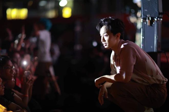 Đêm nhạc Indie ở Hà Nội liên tục gặp sự cố, Hoàng Dũng và các nghệ sĩ bị “bể show”, khán giả bức xúc đòi hoàn tiền - Ảnh 7.