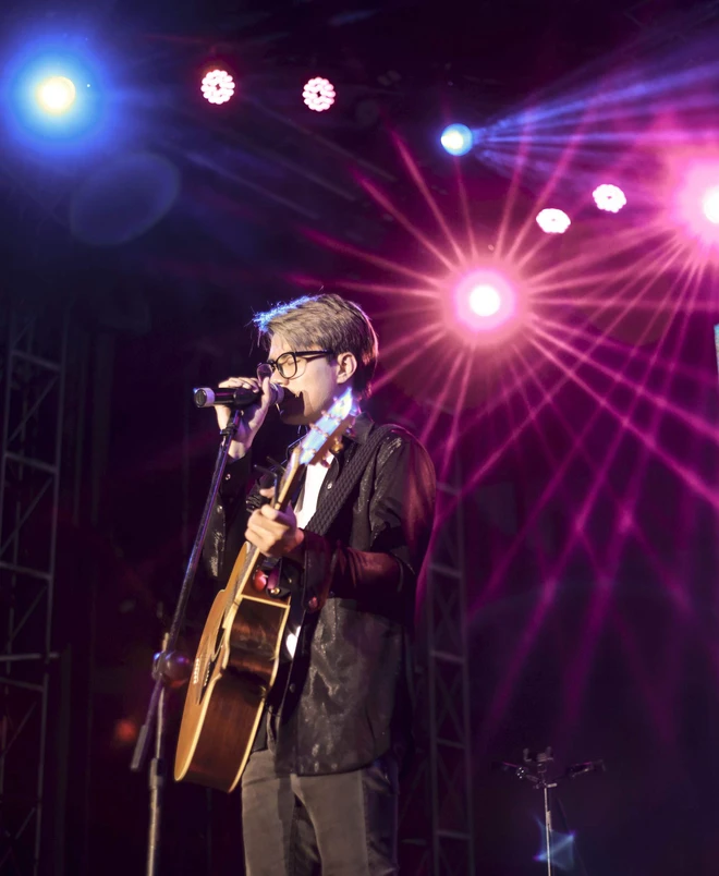 Đêm nhạc Indie ở Hà Nội liên tục gặp sự cố, Hoàng Dũng và các nghệ sĩ bị “bể show”, khán giả bức xúc đòi hoàn tiền - Ảnh 11.