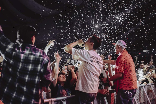Đêm nhạc Indie ở Hà Nội liên tục gặp sự cố, Hoàng Dũng và các nghệ sĩ bị “bể show”, khán giả bức xúc đòi hoàn tiền - Ảnh 12.