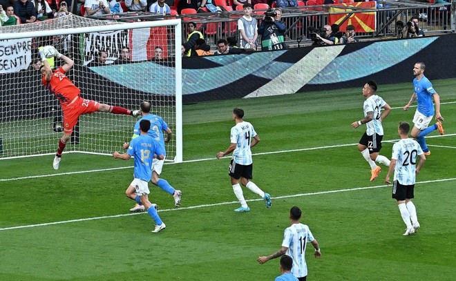 Messi tỏa sáng, Argentina thắng đậm Italy để giành Siêu cúp Liên lục địa - Ảnh 2.