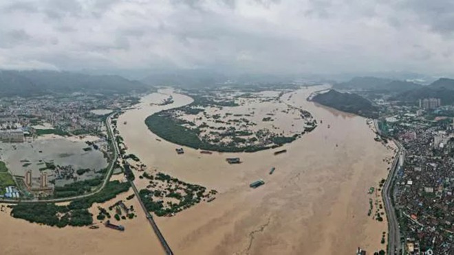 Mưa lũ kỷ lục tại Trung Quốc: Một địa phương dự báo mực nước lên tới 36 mét, cao nhất trong 100 năm - Ảnh 1.