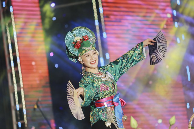Đã tìm thấy nữ sinh xinh đẹp và duyên dáng nhất ĐH Ngoại thương: Đúng là ngôi trường của các Hoa hậu! - Ảnh 5.