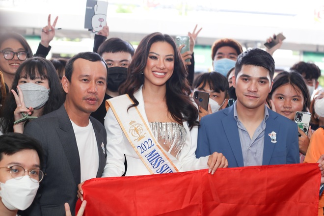 Kim Duyên lên đường đến Ba Lan dự thi Hoa hậu Siêu quốc gia: HHen Niê, Bảo Ngọc rạng rỡ đến tiễn - Ảnh 16.