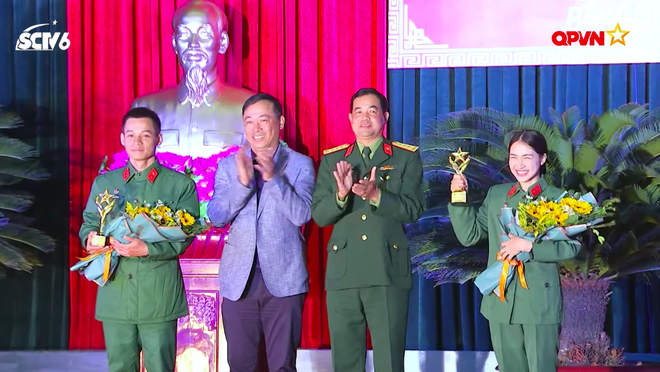 Hòa Minzy - Độ Mixi xuất sắc ẵm cúp Quán quân Sao Nhập Ngũ 2022 - Ảnh 2.