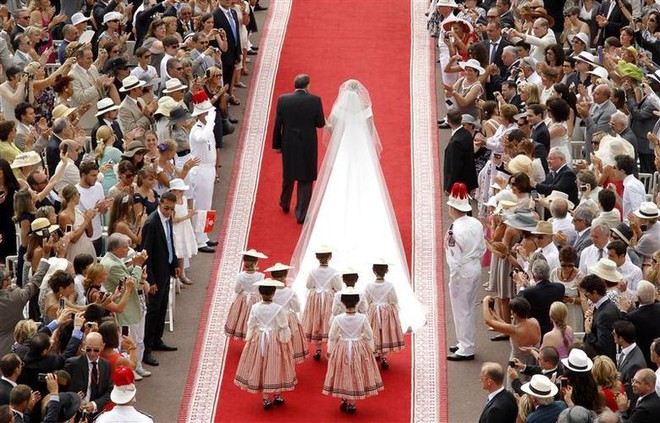 Những đám cưới xa hoa, hoành tráng và đẹp nhất thế kỷ của giới Hoàng gia cho đến tài phiệt, minh tinh - Ảnh 18.