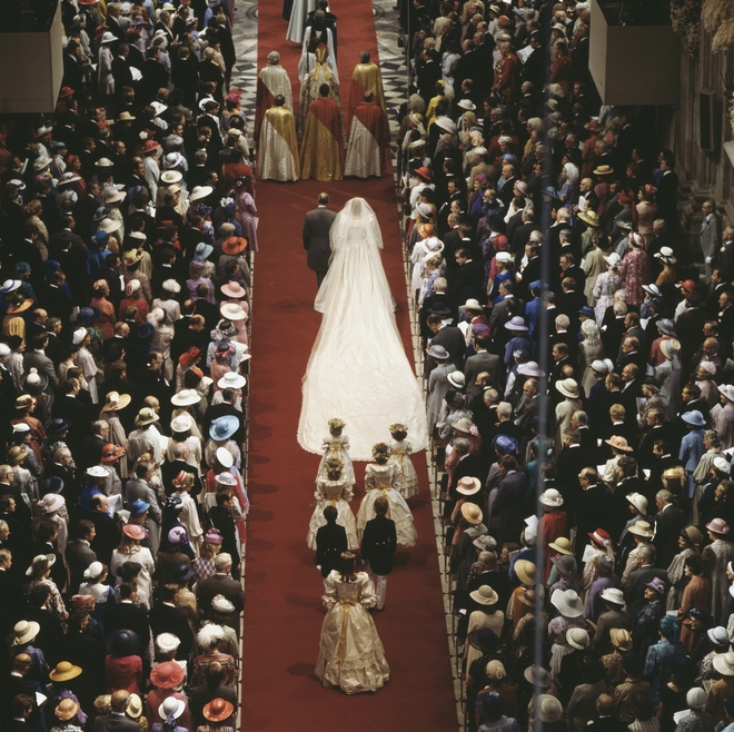 Những đám cưới xa hoa, hoành tráng và đẹp nhất thế kỷ của giới Hoàng gia cho đến tài phiệt, minh tinh - Ảnh 6.