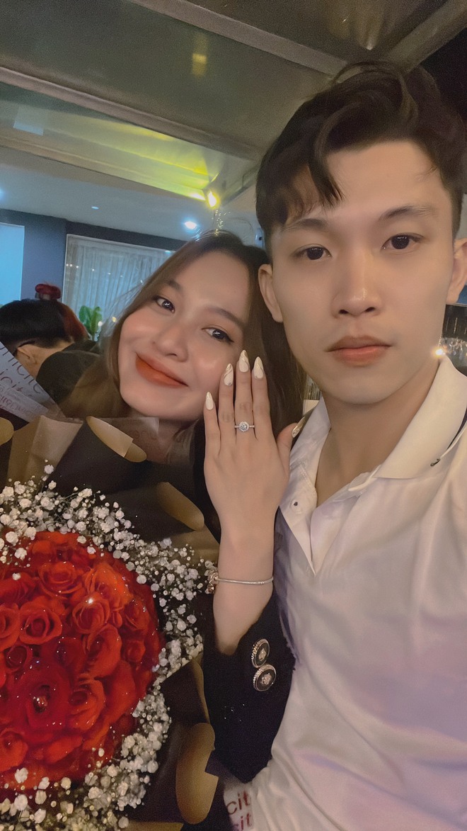 Yêu nhau từ thời đi học, ở trọ không đủ tiền ăn: 9 năm để cầu hôn, trở thành phiên bản tốt nhất mà đối phương cần - Ảnh 4.