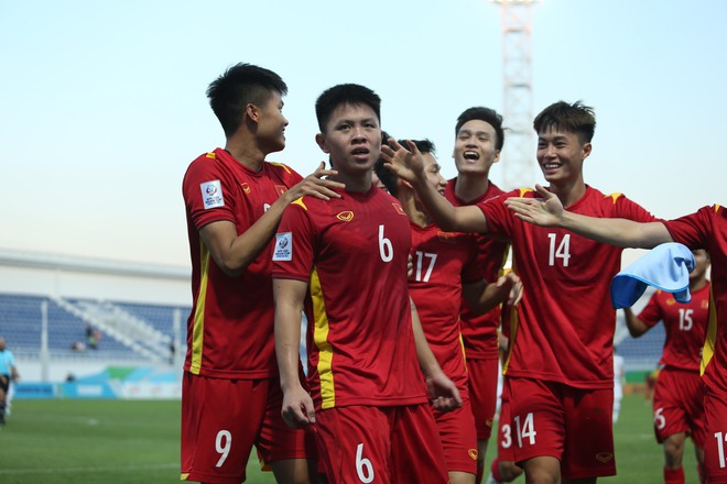 Khoảnh khắc ăn mừng đầy cảm xúc khi Vũ Tiến Long ghi bàn vào lưới U23 Hàn Quốc - Ảnh 6.