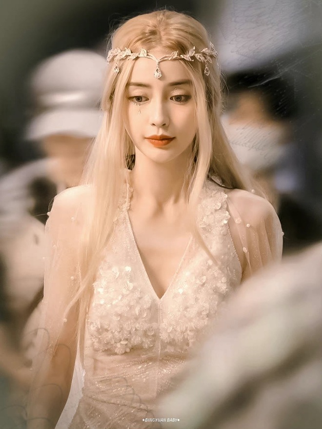 Angela Baby là minh tinh có tầm ảnh hưởng không thể bỏ qua trong nền văn hoá giải trí của Trung Quốc. Cô sở hữu vẻ đẹp hoàn mỹ và có cá tính lôi cuốn. Xem ngay bức ảnh mới nhất của cô để chiêm ngưỡng vẻ đẹp ngất ngây và khám phá phong cách độc đáo của cô ấy!